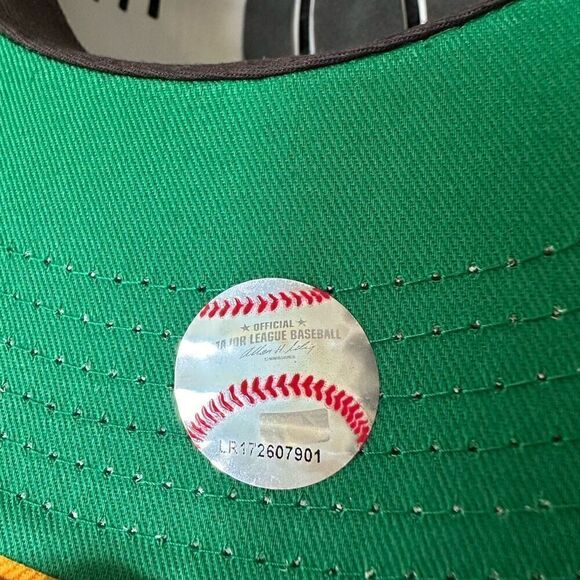 American Needle Men’s MLB Vintage Pittsburgh Pirates Fade Snapback Hat - Picture 11 of 16